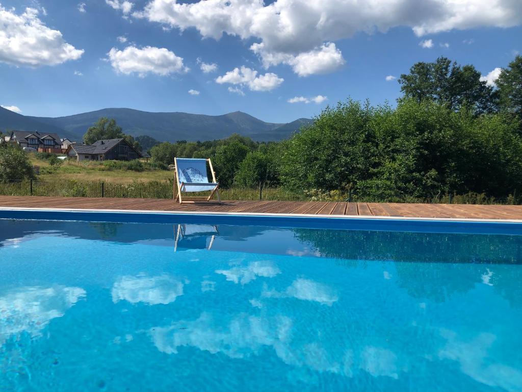 Nespecifikovaný výhled na hory nebo výhled na hory při pohledu z luxury tent