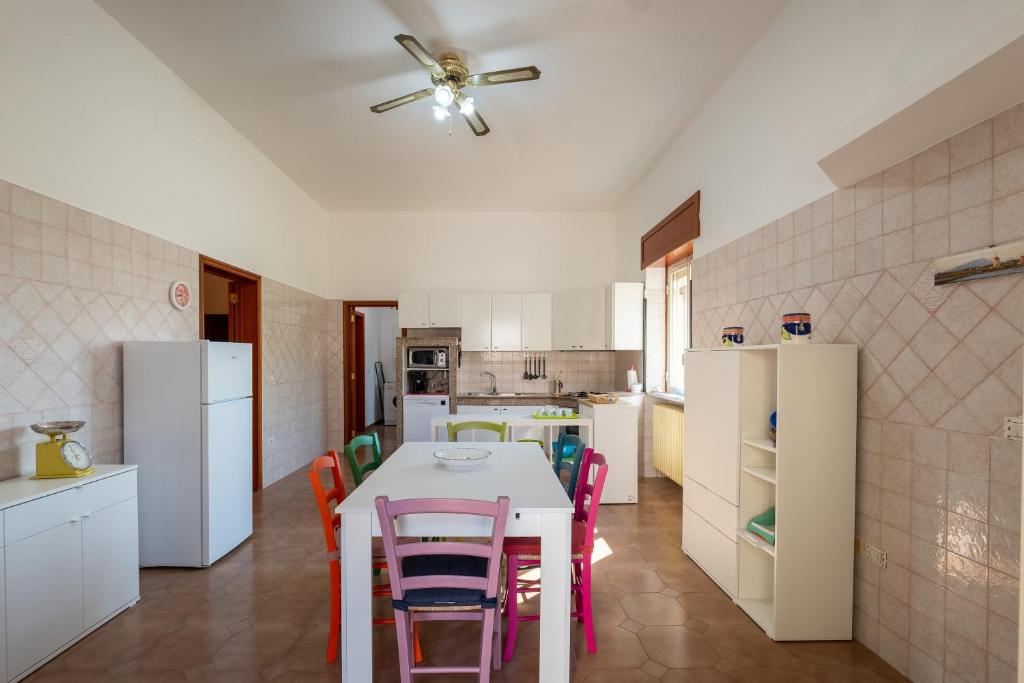 A kitchen or kitchenette at Casa Ginevra Salento