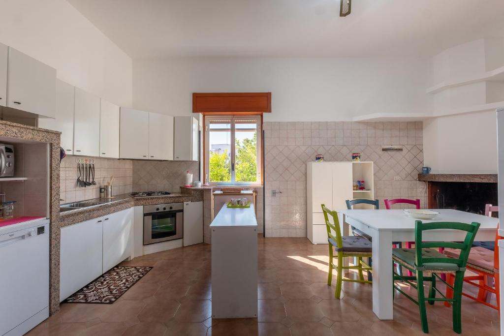 A kitchen or kitchenette at Casa Ginevra Salento
