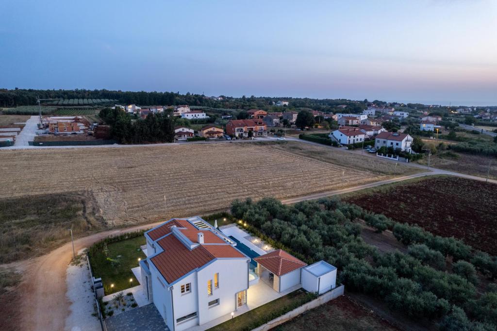 Budova, kde se vila nachází