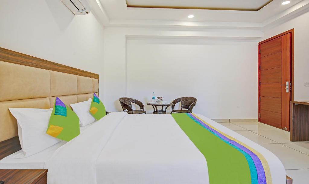 Fotografie z fotogalerie ubytování Treebo Aviraj Inn v destinaci Noida