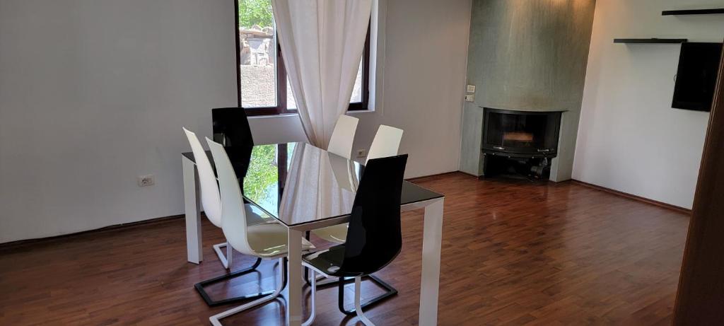 Nice House next to a beautiful park - Imazhi 4