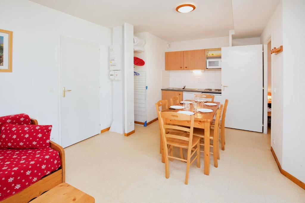 Dining area sa apartment