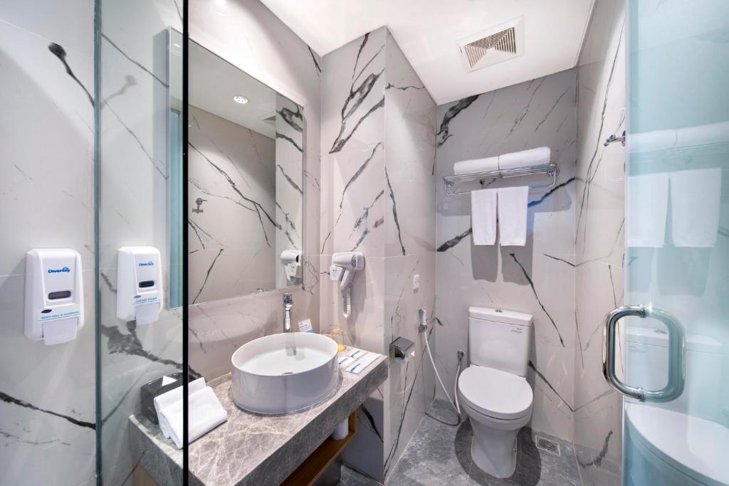 Holiday Inn Express Jakarta Menteng by IHG - Standard Twin Room With Free Breakfast