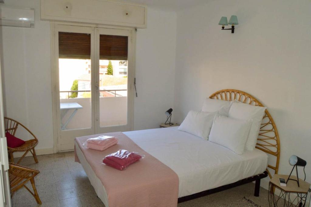 Fotografia z galérie ubytovania Saint-Raphaël : Appartement cosy à 10 minutes de la plage v destinácii Saint-Raphaël