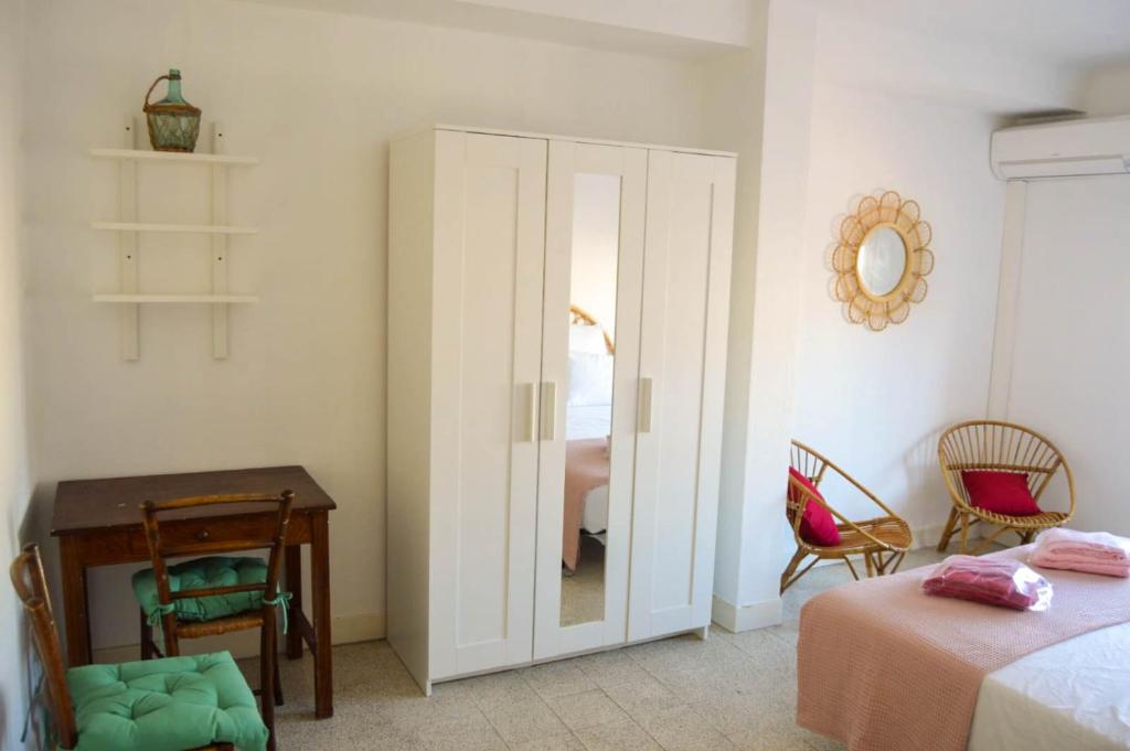 Fotografia z galérie ubytovania Saint-Raphaël : Appartement cosy à 10 minutes de la plage v destinácii Saint-Raphaël
