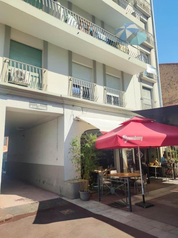 Fotografia z galérie ubytovania Saint-Raphaël : Appartement cosy à 10 minutes de la plage v destinácii Saint-Raphaël