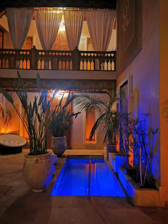 Bazén v ubytování Riad Flam & Spa nebo v jeho okolí