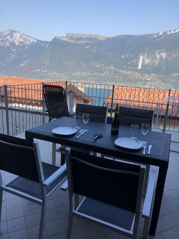 La Quiete 10 Terrace lake view apartment By Garda Domus Mea Tremosine sul Garda Lombardei Italien