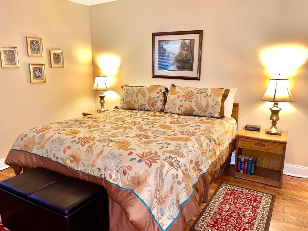 Ένα ή περισσότερα κρεβάτια σε δωμάτιο στο River Place Condos #204 2BD