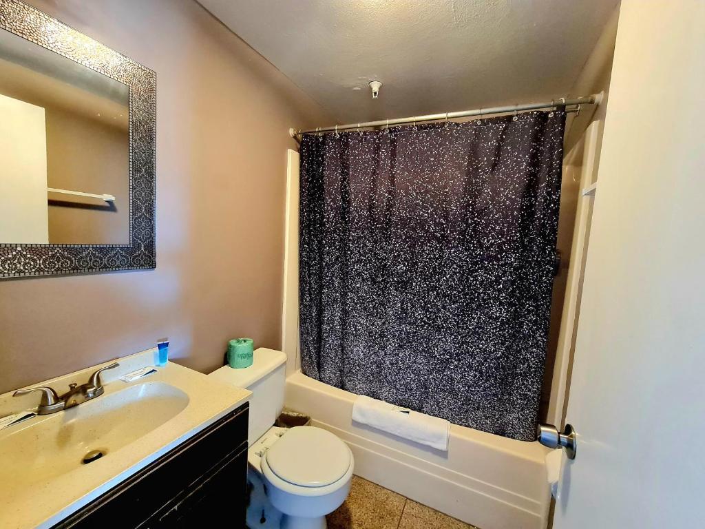 Regal Inn Hampton Beach - Quarto Queen Com 1 Cama Queen-Size E 1 Beliche