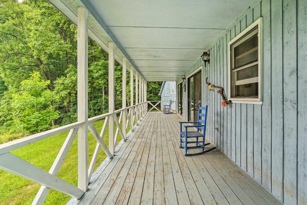 Ferienhaus PetFriendly Robbinsville Home, 2 Mi to Lake! (USA