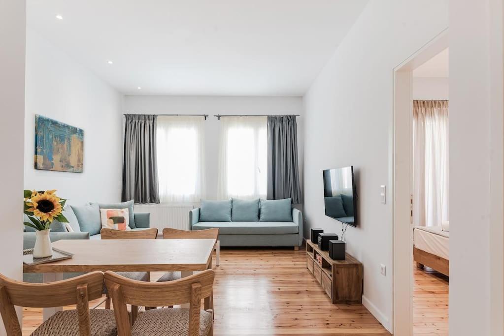 Posedenie v ubytovaní BEAUTIFUL ΝΕW CENTRAL APPARTMENT