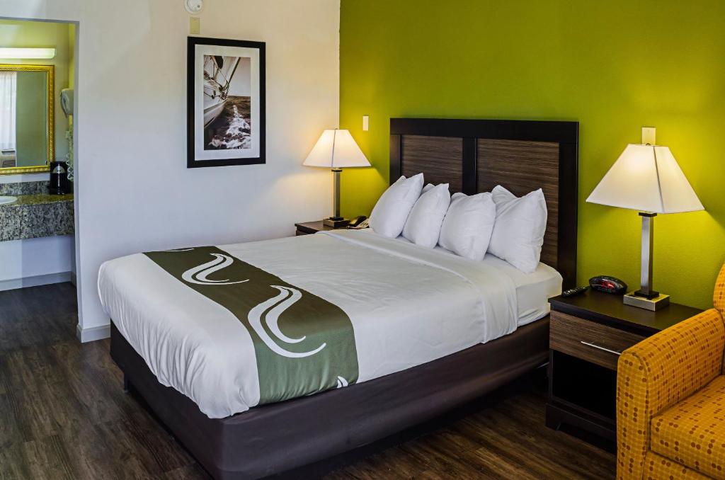 Quality Inn Biloxi Beach photo
