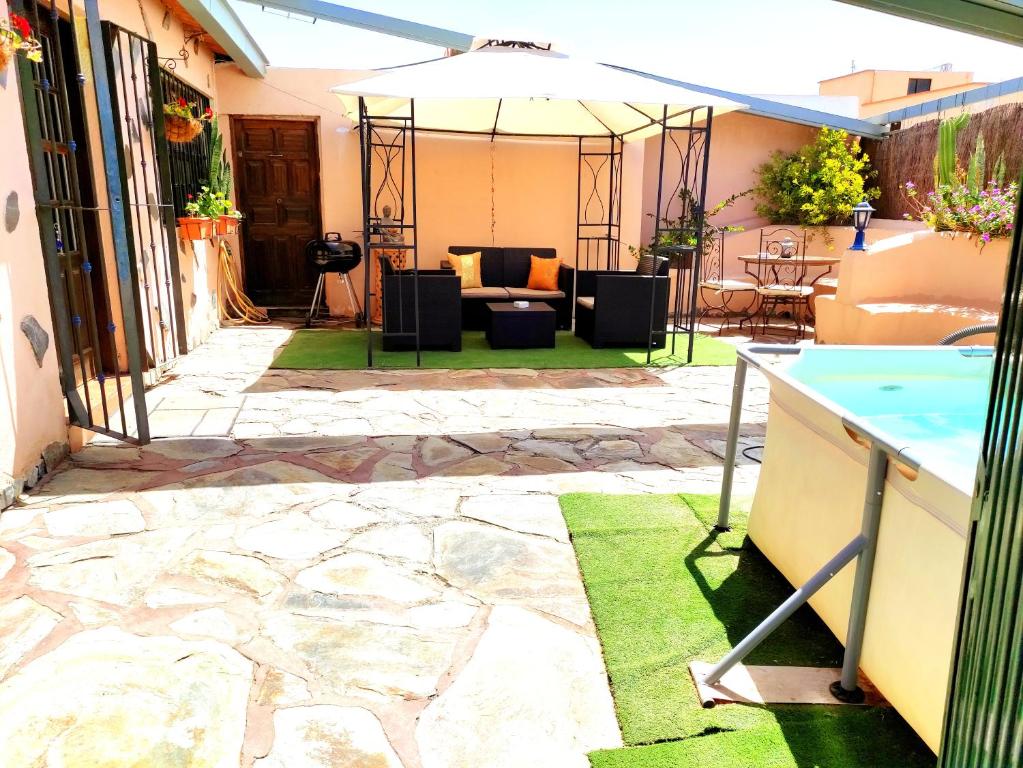 A patio or other outdoor area at El Alfar