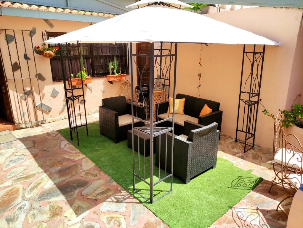 A seating area at El Alfar