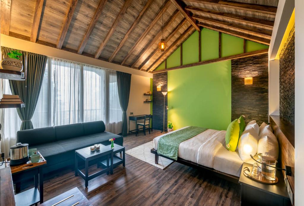 Postel nebo postele na pokoji v ubytování Hotel Eagles Nest