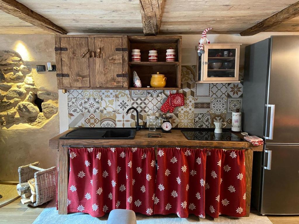 Virtuvė arba virtuvėlė apgyvendinimo įstaigoje Il Caso di Michael e Katia