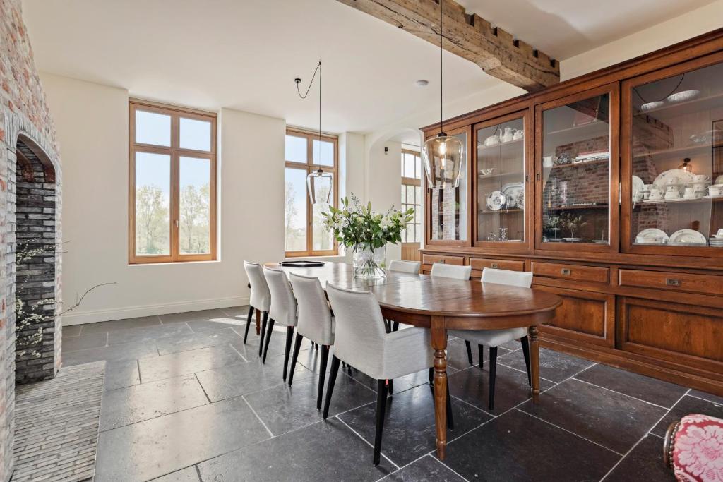 Fotografie z fotogalerie ubytování Huis Potaerde, luxe villa, vakantiewoning - landhuis nabij Brussel v destinaci Merchtem