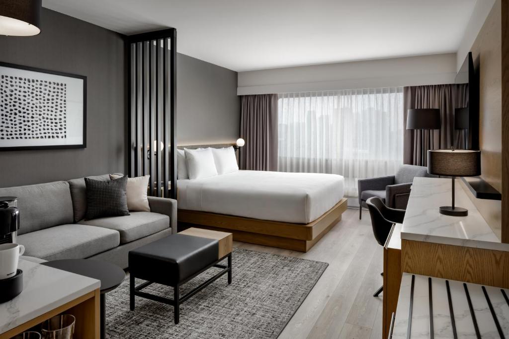 Postel nebo postele na pokoji v ubytování Hyatt Place Montreal - Downtown