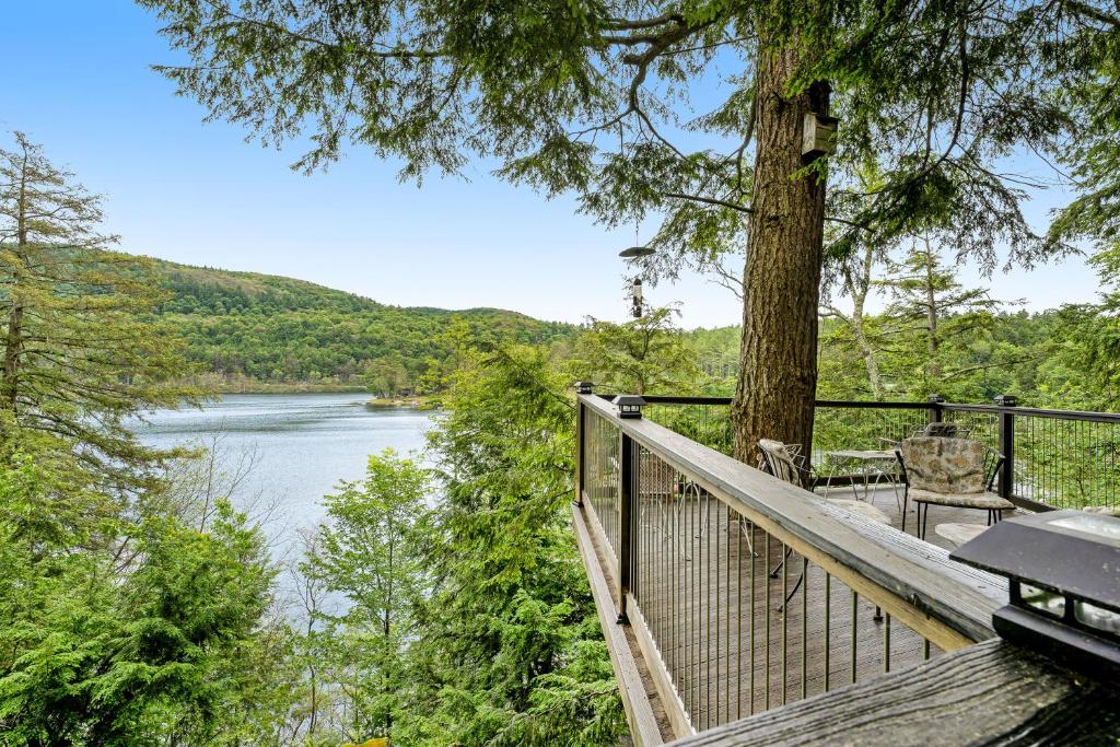 Beebe Lake House, Castleton (updated prices 2024)