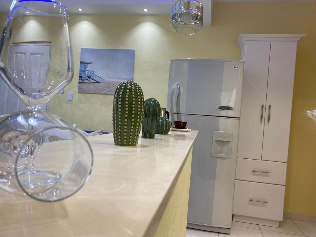 Kuchyň nebo kuchyňský kout v ubytování Apartamentos Melya cerca de la Playa Caleta