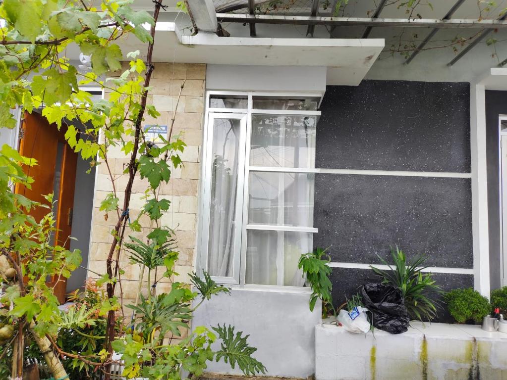 Homestay Srikandi - Two-Bedroom House