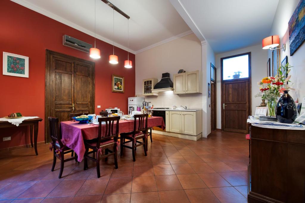 A kitchen or kitchenette at B&B Casa Degli Artisti