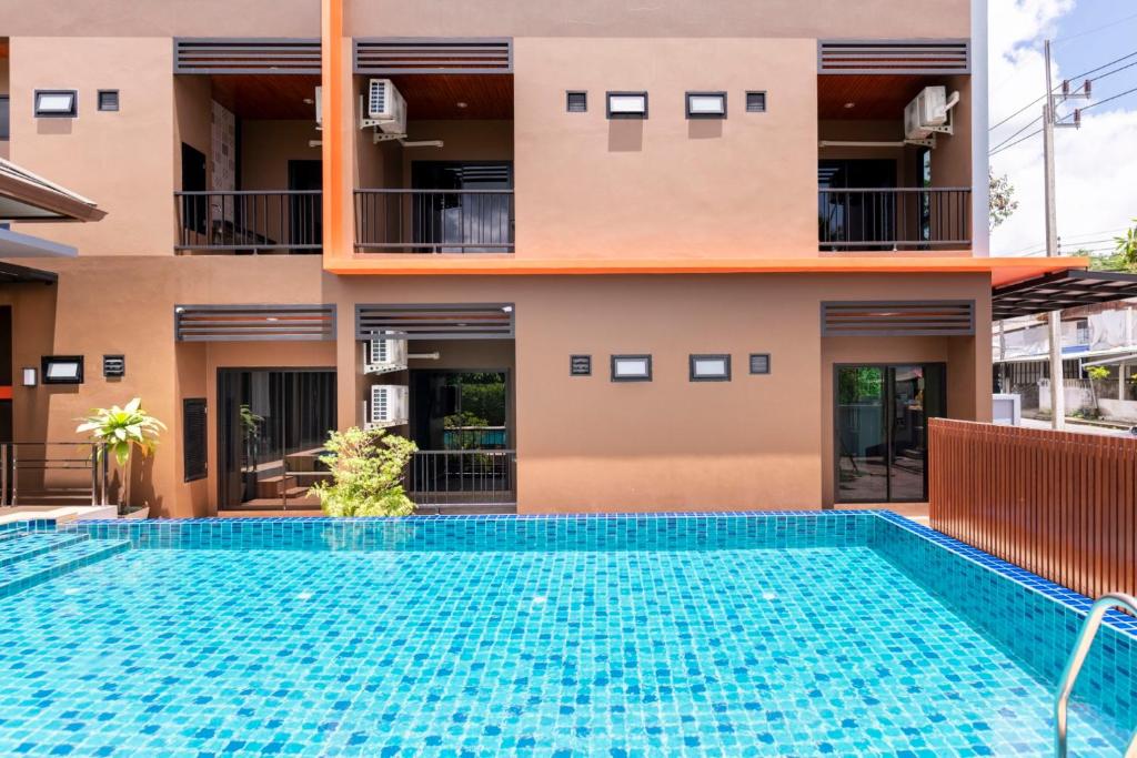 Bazén v ubytování Thip Thip Hotel nebo v jeho okolí