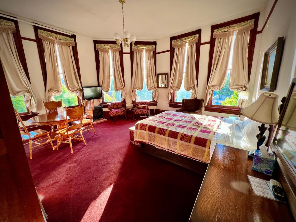 The Monarch Hotel - Studio Lit Queen-Size De Luxe - Pas D'Animaux