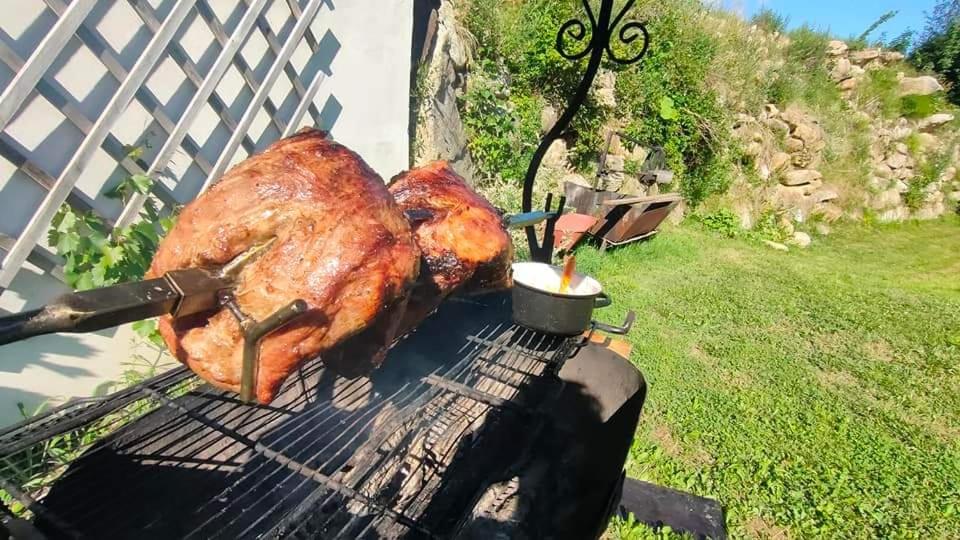 Gril dostupný pro hosty v vily