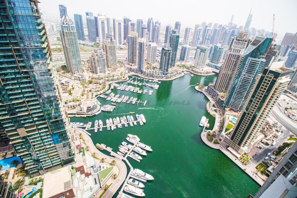Exclusive 3-BR Apartment Offering Palm Jumeirah and Dubai Marina Views