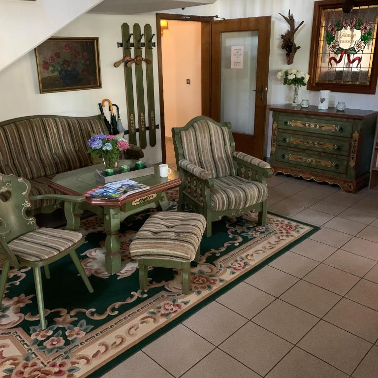 Posezení v ubytování Hotel Almenrausch