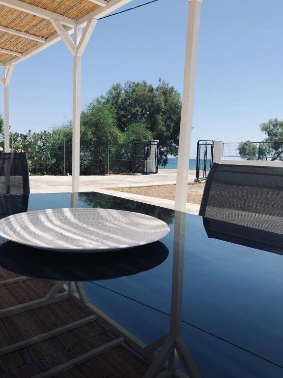 Bazén v ubytování Mini Villas Avra nebo v jeho okolí