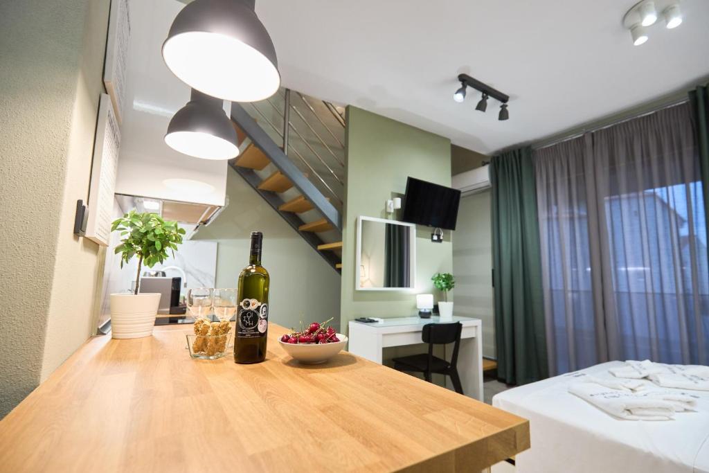 Kuchnia lub aneks kuchenny w obiekcie Oisymi Luxury Studios