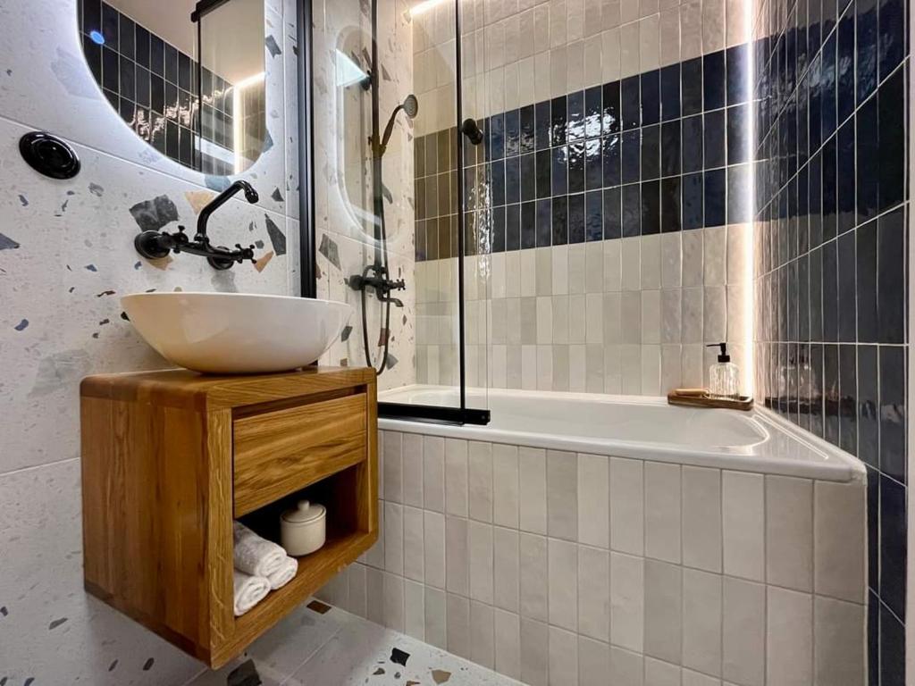 Modern Retro Apart ~ 800m Main Square - 10