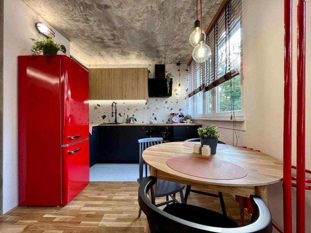 Modern Retro Apart ~ 800m Main Square - 5