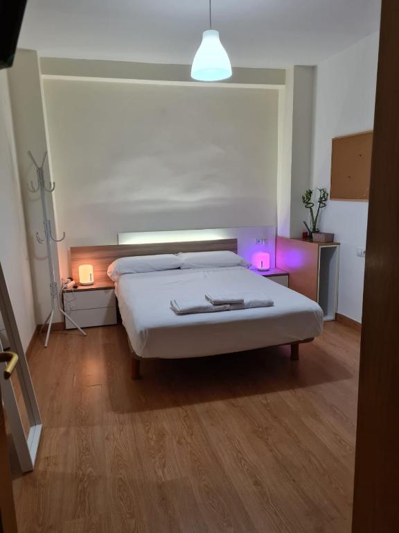 Habitación con baño privado- En casa familiar Beatriz ...