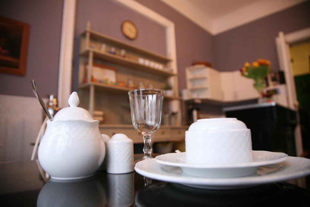 Hotel-Maison Am Olivaer Platz - Resim 19