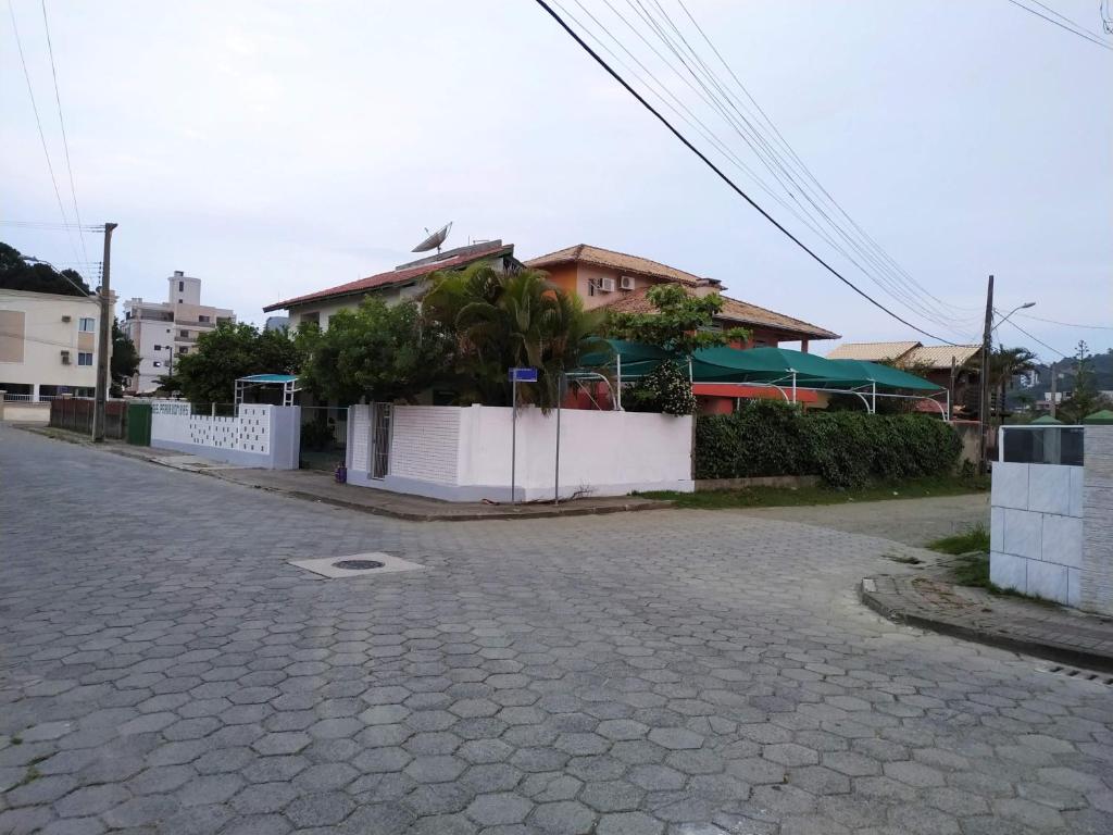 Residencial Praia Bombas - Appartement