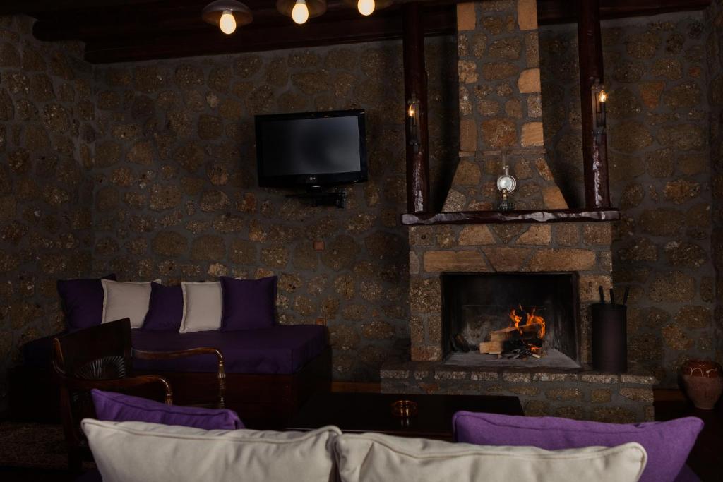 TV a/nebo společenská místnost v ubytování Pera Alonia Guest House
