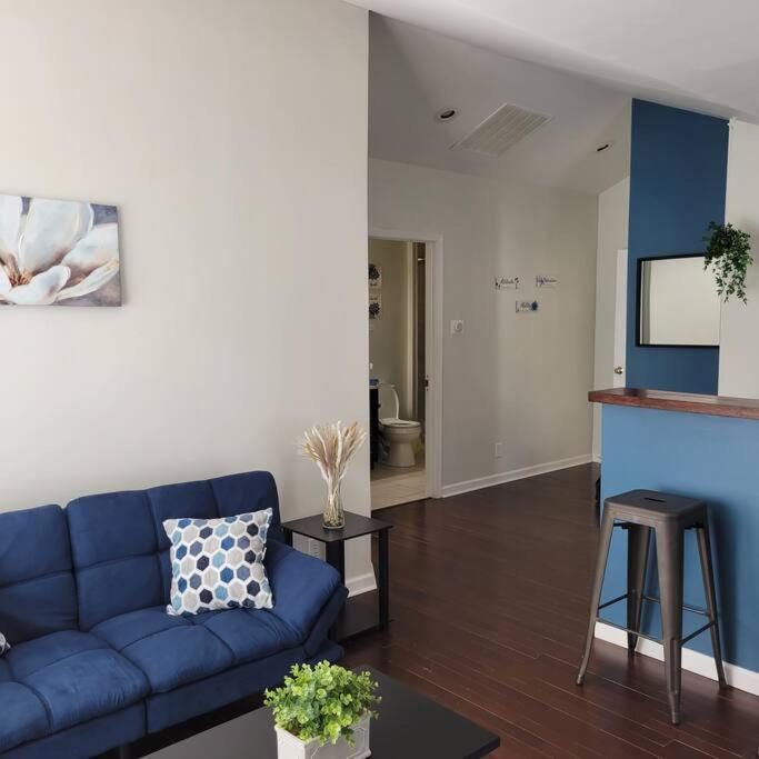 1 BDR 5 Minutes to Downtown - Housity