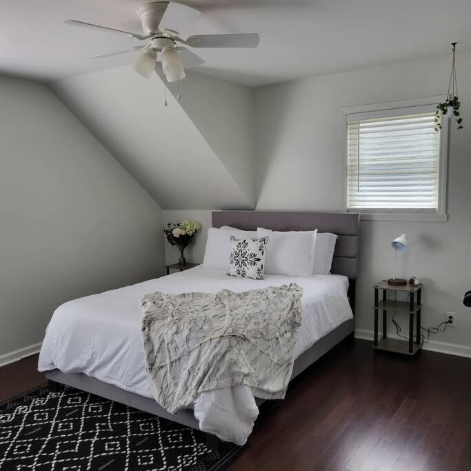 Modern 1 Bdrm Carriage House Minutes To Downtown, Indianapolis