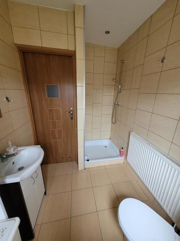 Kúpeľňa v ubytovaní Wiejski Relax pod "Żelaznym szlakiem"