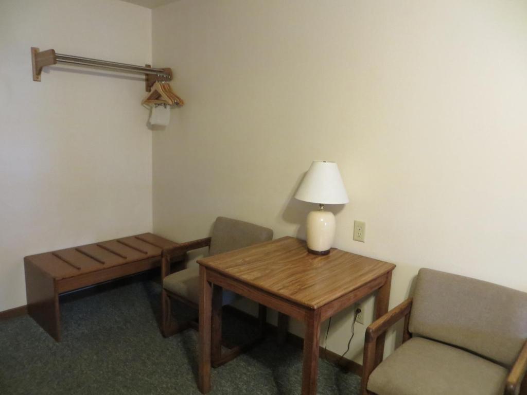 Chief Motel photo