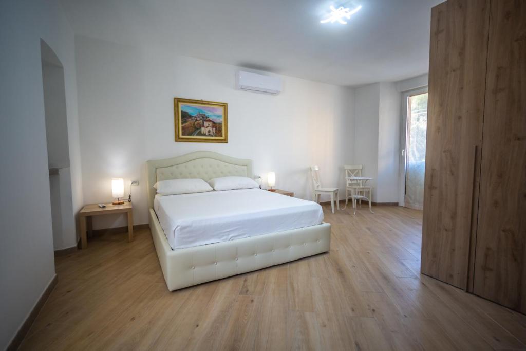 Posteľ alebo postele v izbe v ubytovaní Around Lago Maggiore rooms