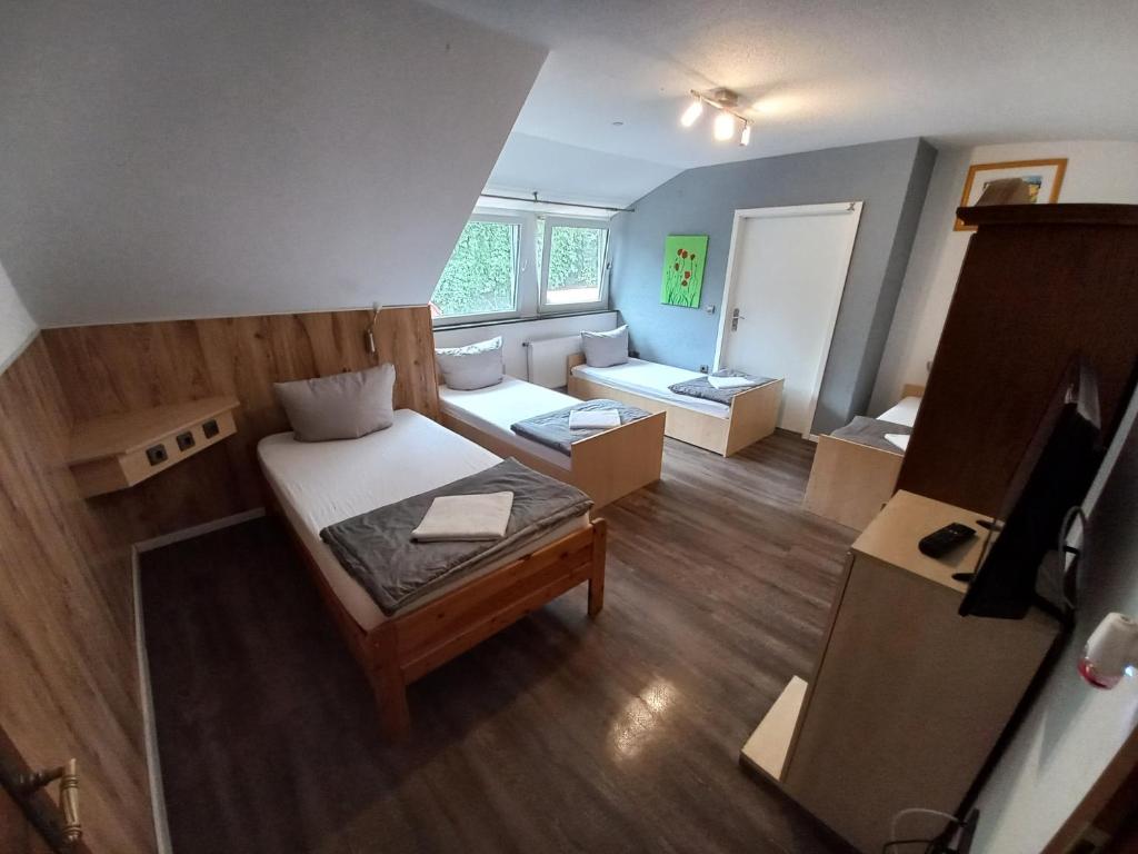 Gästehaus Hein - Economy Quadruple Room With Shared Bathroom