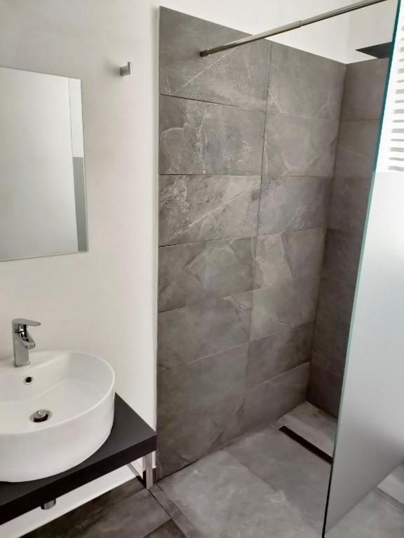 Koupelna v ubytování B&b Leo
