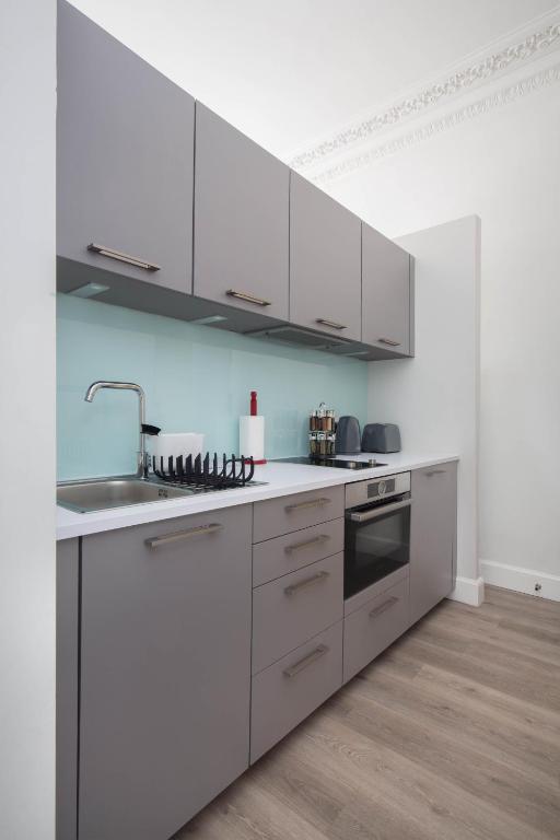 Modern Studio Apartment in prime central location - One-Bedroom Apartment