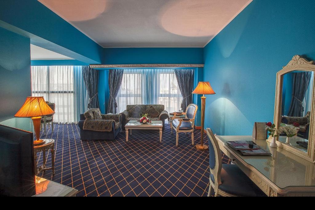 
Junior Suite (2 Adults + 1 Child)
